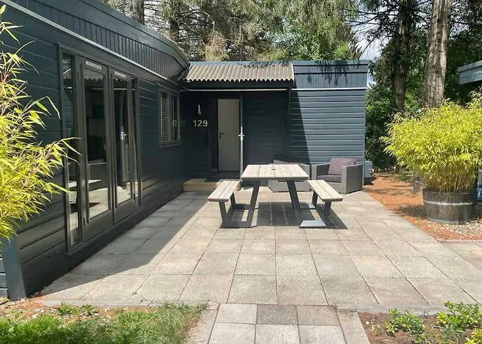 Uniek Op De Veluwe, In Bosrijke Omgeving. Chalet *