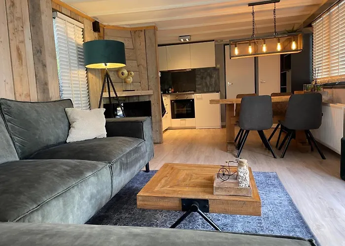 Uniek Op De Veluwe, In Bosrijke Omgeving. Chalet